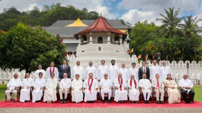 ލަންކާގެ ބޮޑުވަޒީރު ފިޔަވައި ހުރިހާ މިނިސްޓަރުން އިސްތިއުފާ ދެއްވަން ނިންމަވައިފި