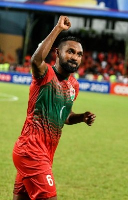 އޮސްކާގެ ތުހުމަތު؛ ރެފްރީ ހުރީ ރާއްޖެ ކޮޅަށް ބުރަ ވެފައި