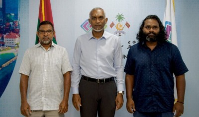 މުޢިއްޒު، ހިޔާ ޔޫނިއަންއާ ބައްދަލު ކުރައްވައިފި