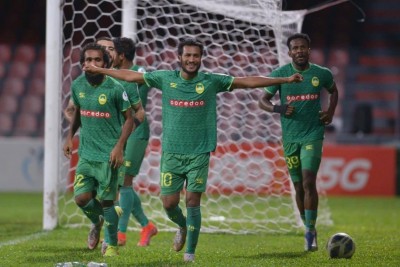 ވެލެންސިއާ ކޮޅަށް 13 ލަނޑު ޖަހައި މާޒިޔާ ފެންވަރު ދައްކާލައިފި