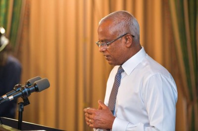 ގައުމުގެ ތަރައްގީއަށް ޓަކައި މަސައްކަތްތެރީންގެ ހައްގުތައް ހިމާޔަތް ކުރުން މުހިންމު: ރައީސް
