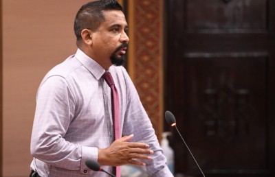 މިއުޅެނީ އިއްޒަތާއި ވީއައިޕީ ނުލިބިގެންނެއް ނޫން: އިކްރާމް
