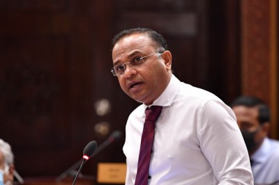 ބޮމުގެ ހަމަލާއާ ގުޅޭ ގޮތުން ނަޝީދުގެ ތުހުމަތުތަކެއް ރައީސް ޞާލިހަށާއި އަނދުން ހުސައިން އަށް