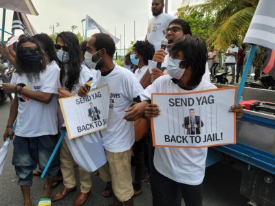 ރައީސް ޔާމީން ހައްޔަރުކުރުމަށް ގޮވާލާ ދޫވެހި ކުރިމަތީ މުޒާހަރާކޮށްފި
