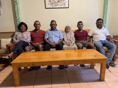 ނަޝީދަށް ދިން ހަމަލާއަށް ޚަރަދު ކުރި މީހުން ހޯދުމަށް ތަހުގީގު ވަރުގަދަ ކުރަން އާއިލާއިން ގޮވާލައިފި
