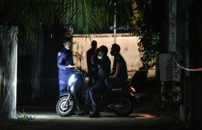 ތުހުމަތުކުރެވޭ ދެ މީހުން އުޅުނީ މަހްމޫދު ހޯދަން އުޅުނު މީހުންގެ ފަހަތުން