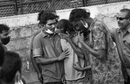 މަހުމޫދުބެގެ ޖަނާޒާ: ކަރުނަ ނާޅާ އެކަކު ވެސް ނެތް