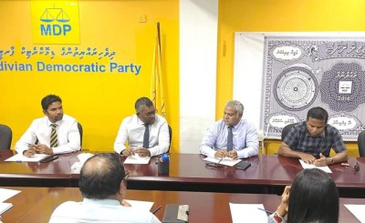 އެމްޑީޕީގެ ޗެއާޕާސަންކަމާ ފައްޔާޒް ރަސްމީކޮށް ހަވާލުވެއްޖެ