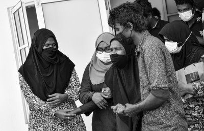 މަހުމޫދުބެގެ ޖަނާޒާ: ކަރުނަ ނާޅާ އެކަކު ވެސް ނެތް