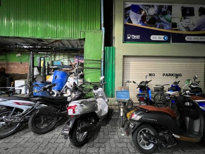 މާލޭ އިމާރާތެއްގެ މަތިން ވެއްޓިގެން ހޯދަމުން ދިޔަ ކުއްޖަކު ފެނިއްޖެ