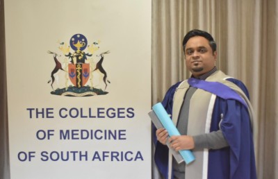 ޑރ. އިސްނީން: ގޮހޮރުގެ ފުރަތަމަ ދިވެހި ޑޮކްޓަރު