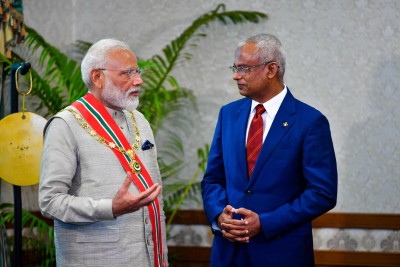 ރަސޫލާއަށް ފުރައްސާރަކުރި އޮފިޝަލުންނަށް ފިޔަވަޅު އެޅުމުން ރާއްޖެއިން މަރުހަބާ ކިޔައިފި