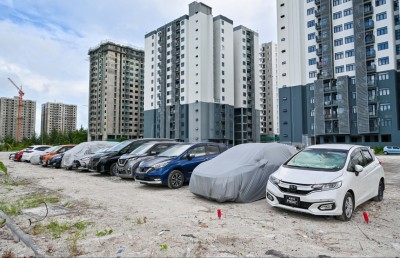 މާލެއަކީ ޓޯޔާޑެއް؛ އޮތީ ވެހިކަލް ޖަމާކުރުމާއި ނައްތާލުން!