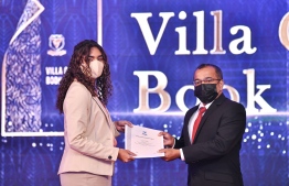 ވިލާ ކޮލެޖުގެ ސްޓޭޑެންޓު އެވޯޑު 185 ދަރިވަރަކަށް