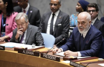 އަލްބޭނިއާގައި ސޫފީންގެ ވަކި ފިރުގާއަކަށް ކުޑަ ދައުލަތެއް އުފައްދަނީ