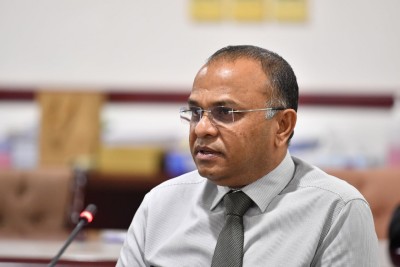 އަނދުން ހުސައިން ކަމަށް ތުހުމަތު ކުރެވޭ މީހާގެ ބަރަހަނާ ފޮޓޯގެ މައްސަލަ ފުލުހުން ބަލަން ފަށައިފި