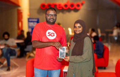 އުރީދޫ މެދުވެރިކޮށް އައިފޯނު 16 ޕްރީއޯޑަރު ކުރި ކަސްޓަމަރުންނާ ފޯނުތައް ހަވާލުކޮށްފި