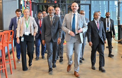 ރައީސް މުއިއްޒު، ގޫގުލް އޮފީހަށް ޒިޔާރާތް ކުރައްވައި ގުޅިގެން މަސައްކަތް ކުރަން މަޝްވަރާ ކުރައްވައިފި