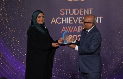 މަތީ ވަނަަތައް ހާސިލްކުރި ދަރިވަރުންނަށް ވިލާ ކޮލެޖުން އެވޯޑް ދީފި