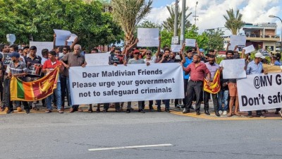 މާލޭގައި ދިރިއުޅޭ ލަންކާގެ ރައްޔިތުން ވެސް ގޮތަބަޔާއާ ދެކޮޅަށް މުޒާހަރާކޮށްފި