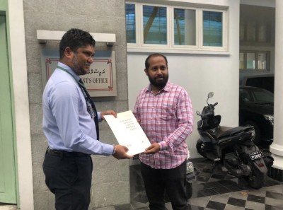 މަސްދަރު ހިމާޔަތްކުރުމަށް އެދި 158 ނޫސްވެރިން ސޮއިކޮށް ރައީސަށް ޕެޓިޝަނެއް