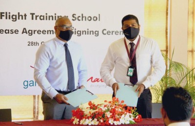 ތިން އަހަރަށް ފްލައިން ސްކޫލު ހިންގަން ގަން އެއާޕޯޓާއެކު ސޮއިކޮށްފި