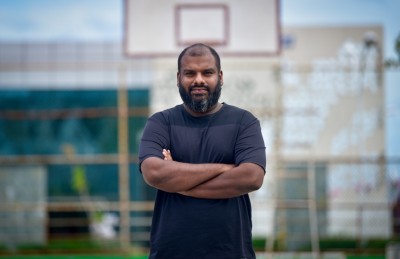 ސުމަކުން ފަށައިގެންގޮސް ބޮންތިއަށް، ނަޒީ މިއީ ކެތްތެރި ކޯޗެއް!