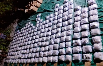 215 ކިލޯ ޑްރަގްސް: ޕެޓްރޯލް ހުސްކުރި 63 ހަމާއި ދަތުރާ ގުޅޭ މެސެޖުތައް!