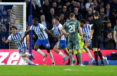 ޔުނައިޓެޑާއި ޗެލްސީ ޕޮއިންޓަކުން ފުއްދާލިއިރު ޓޮޓެންހަމް ބަލިވެއްޖެ