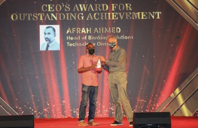 ބީއެމްއެލް ސްޓާފްސް އެވޯޑް: ސީއީއޯގެ އެވޯޑު ބޭންކިން ސޮލިއުޝަންގެ ހެޑަށް