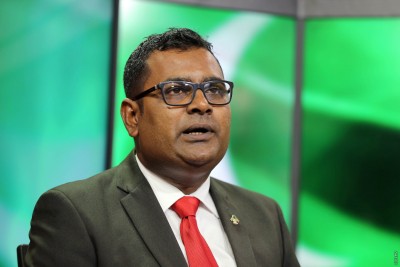 އެއްޖިންސުން ގުޅުން ހިންގުމުގެ ތުހުމަތުގައި ކާނަލް ނަޝީދު ހައްޔަރުކޮށްފި