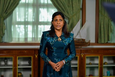 އެންމެން އެކީގައި ގައުމު ބިނާ ކުރެވޭނީ މިނިވަންކަން މެނޭޖުކުރަން ދަސްކޮށްގެން: ފަސްޓް ލޭޑީ