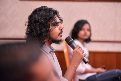 ދިޔަރެސްގެ ނޫސްވެރިޔާ އަޒާންއަށް ކުރާ ތުހުމަތުތައް އޭނާ ދޮގުކޮށްފި