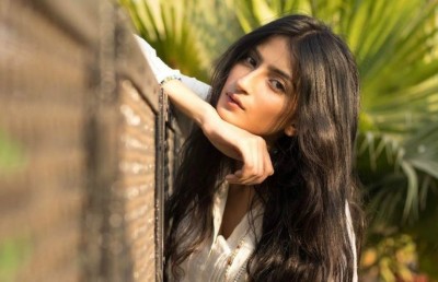 ފިލްމުގެ ކުރިން ޝްވޭތާގެ ދަރިފުޅު ޕަލަކްގެ ވީޑިއޯ ލަވައެއް