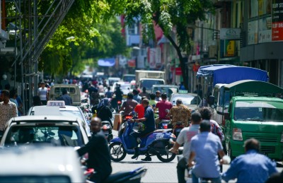 ޒިބްރާކްރޮސް މަތިން ހިނގާފައިދިޔަ ކުޑަކުއްޖެއްގެ ގައިގައި ސައިކަލަކުން ޖެހިއްޖެ