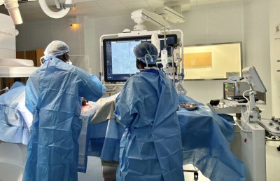 ޒަމާނީ ވަސީލަތްތައް ހުންނަ ދަރުމަވަންތައިގެ ހައިބްރިޑް ތިއޭޓަރުގައި ބޮޑެތި އޮޕަރޭޝަންތައް ފަށައިފި