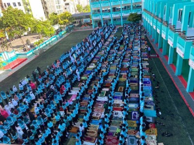 ރެހެންދި ސްކޫލު ކުދިން ކޮންމެ ދުވަހަކު ޖަމާއަތުގައި އަސްރު ނަމާދުކުރަން ފަށައިފި