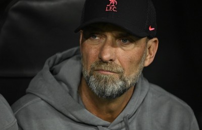 ކްލޮޕް އެނބުރި ފުޓްބޯޅައިގެ ތެރެއަށް، އެކަމަކު ތަފާތު ރޯލެއް