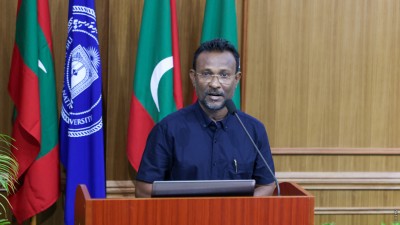 ދަރިވަރުންނަށް އަދަބިއްޔާތު، ވަކި މާއްދާއެއްގެ ގޮތުގައި ކިޔަވައިދިނުމަށް ދިވެހި ބަހުގެ އެކެޑަމީން ގޮވާލައިފި
