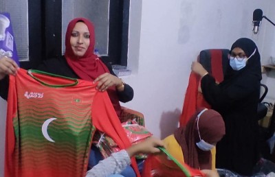 ލަންކާގައި އުޅޭ ދިވެހިން ތިބީ ގަދަ ފޯރީގައި!