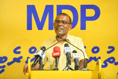 ނިޒާމީ ވާހަކަތަކަށް ރައީސް ވަދެވަޑައިނުގަންނަވަން ނަޝީދު އެދިވަޑައިގެންފި