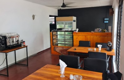 ކޮލަމްބޯގައި ދިވެހިންނަށް މެޗު ބެލޭނެ އިންތިޒާމް ޑްރީމަން ކެފޭގައި