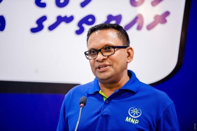 ބަރުލަމާނީ ނިޒާމު ގެނެސްފިނަމަ ރާއްޖޭގެ ތަރައްގީއަށް ވަރަށް ބޮޑަށް ހުރަސް އެޅޭނެ: ނާޒިމް