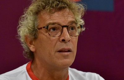 ބޮޑު ލީޑެއް އޮތަސް، މެޗު ނިންމައިނުލަން ދަސްކުރަން ޖެހޭ: ގައުމީ ކޯޗު