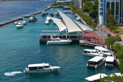 އިއްޒުއްދީން ފާލަން ކައިރީ ދެ ލޯންޗު ޖެހި އެކްސިޑެންޓެއް ހިނގައިފި