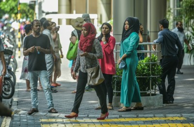 ހުރިހާ ކޮޅަކުން ޕްރެޝަރު: މިނިމަމް ވޭޖް އިއުލާނުކުރުން މާދަމާ