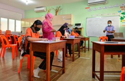 ނުކުޅެދޭ ކުދިންނަށް ކިޔެވޭ ގޮތަށް ހުރިހާ ސްކޫލެއް ބަދަލުކުރަނީ