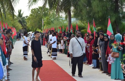 ފުޓްބޯޅަ އެވޯޑް ހޯދި ރިޒޭ އަށް އަމިއްލަ ރަށް، ދިއްފުށިން ހޫނު މަރުހަބާއެއް