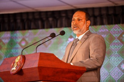 މޫނު ބުރުގާ އަޅައިގެން އުޅޭ ކަނބަލުންނަށް ފުރައްސާރަކުރާ މީހުން ދުލެއް ނުކުރެވޭނެ: އިމްރާން