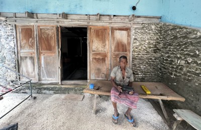 މި ގޭތެރެއިން ގަރުނެއް ފަހަތަށް!